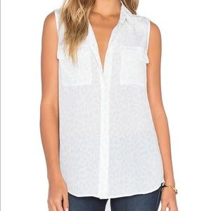 Equipment Silk Leopard Top Size Large